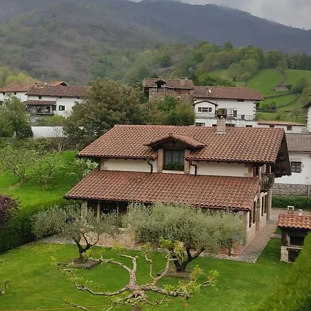 Hostal Mendaurpe-2